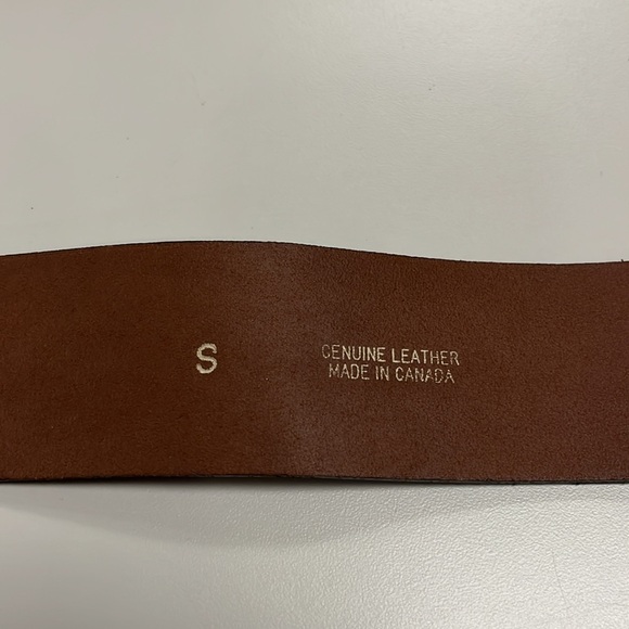 Chicos size small leather / gold tone belt - Picture 4 of 10